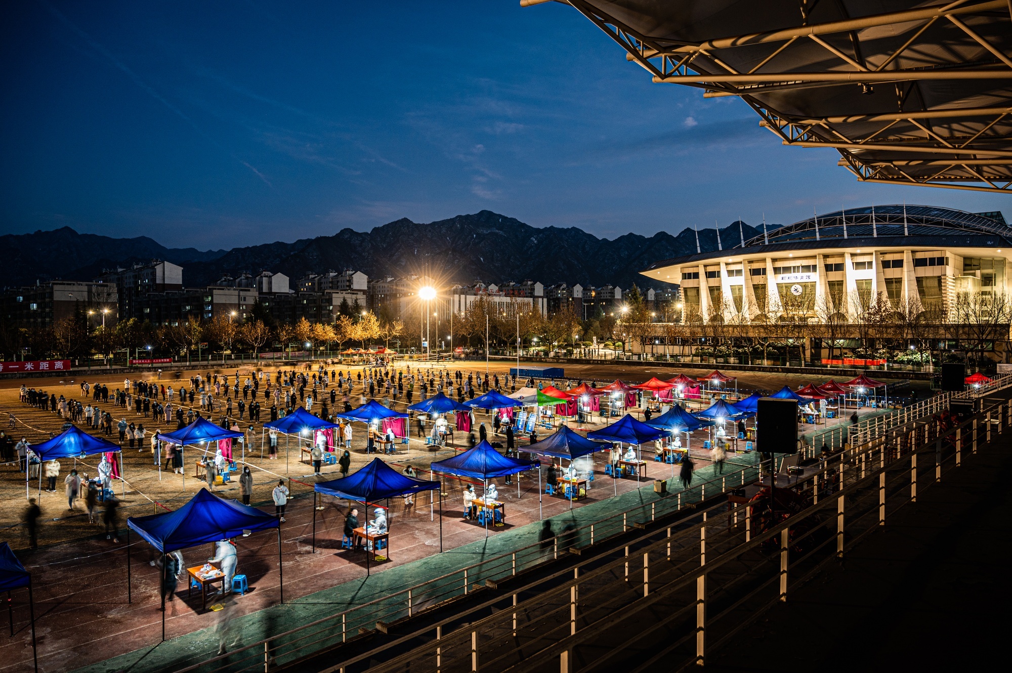 Chien luoc 'Zero Covid-19' cua Trung Quoc tham don vi Omicron lan rong hinh anh