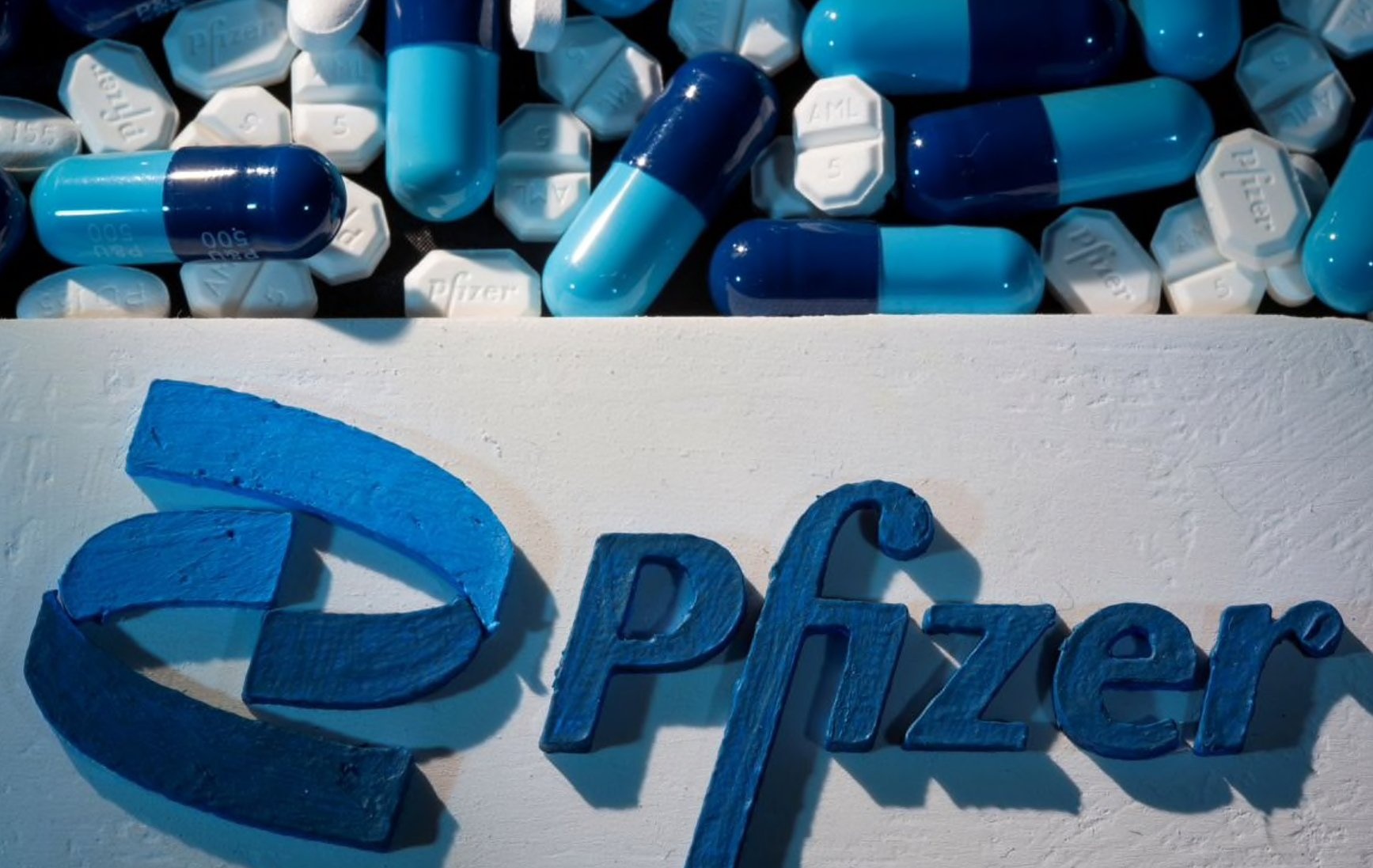 Pfizer cong bo thuoc co hieu qua tri bien chung Omicron hinh anh