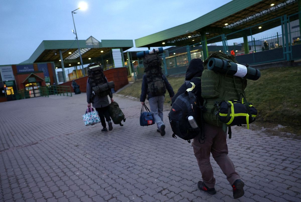 Nguoi goc Viet so tan khoi Ukraine: 'Toi suyt bi giam dap o ga tau' hinh anh