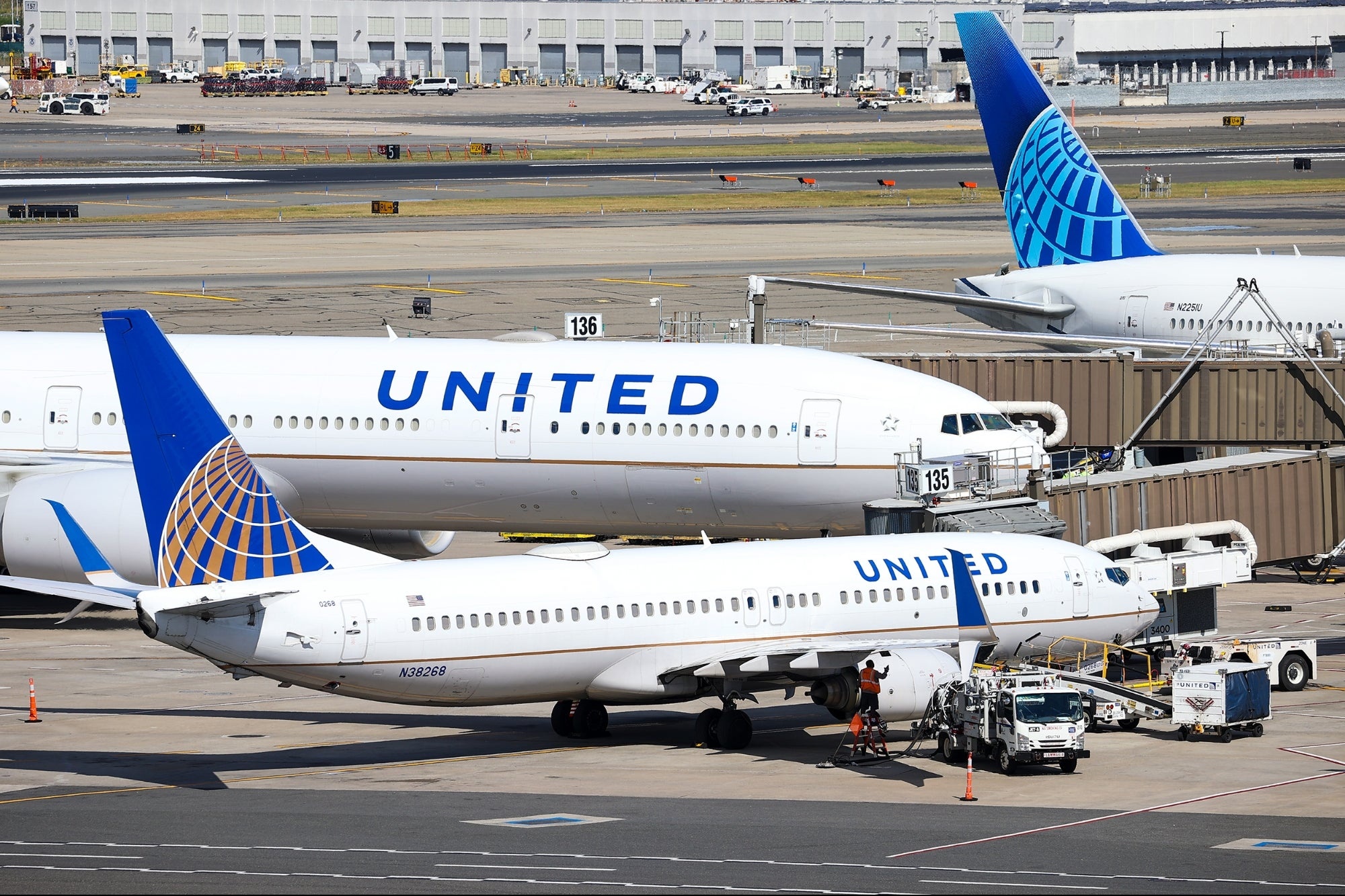 Don cam bay cua Nga - phuong Tay khien the gioi chao dao hinh anh