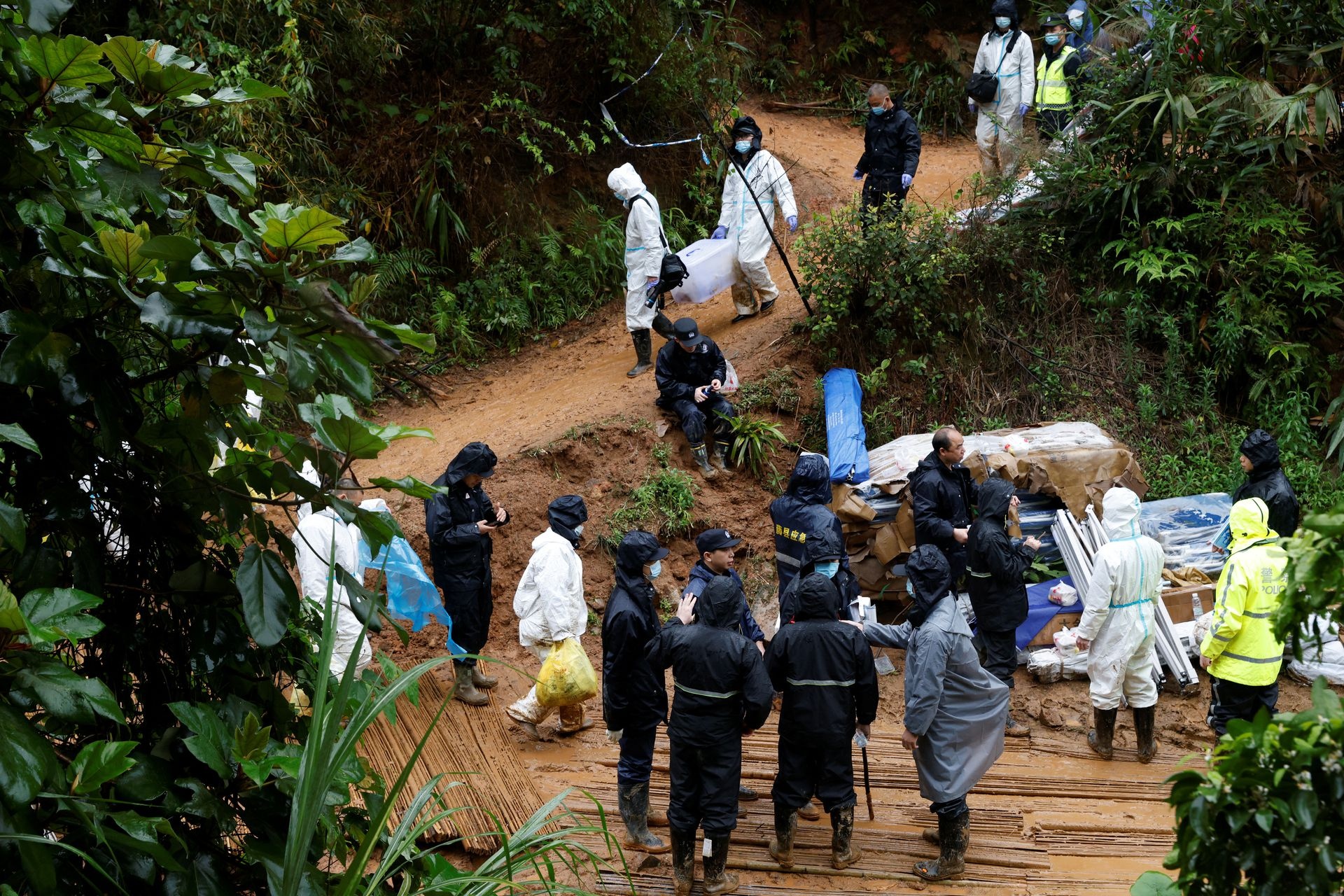 Trung Quoc xac nhan toan bo nguoi tren may bay gap nan da thiet mang hinh anh