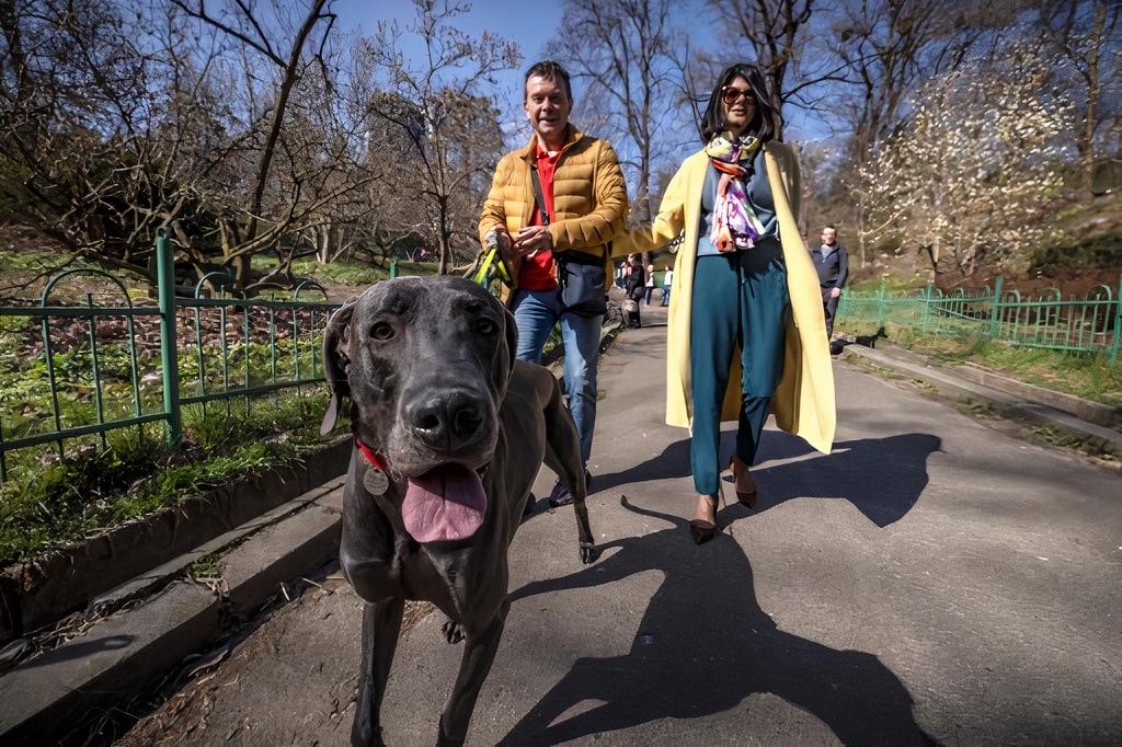 Mot ngay xuan day nang o Kyiv hinh anh