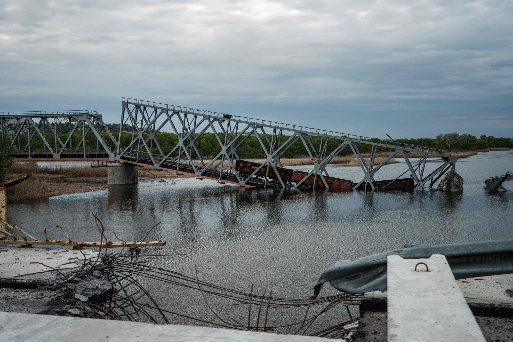 ly do nga tan cong he thong duong sat cua ukraine anh 1