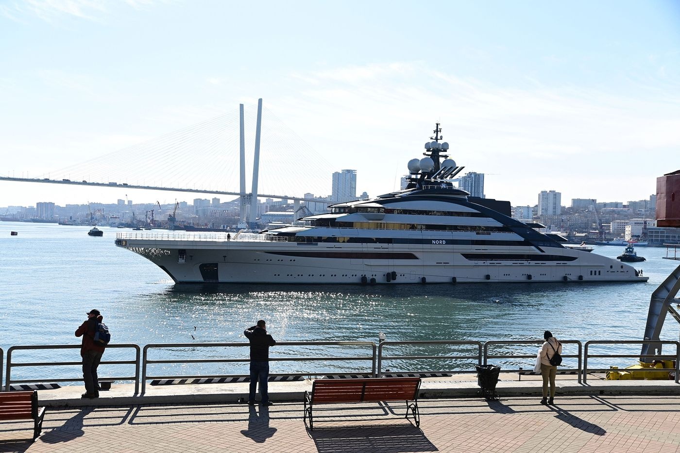 du thuyen ty phu nga ne lenh trung phat anh 1