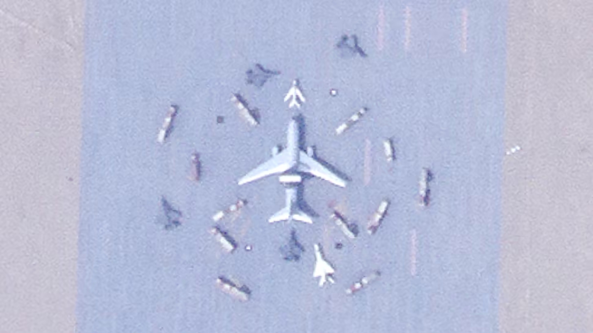 Anh ve tinh cho thay dong thai la cua Trung Quoc o sa mac Tan Cuong hinh anh