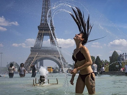 Mua he chet choc troi day, nang nong toi muc nuong chin ca hoi hinh anh