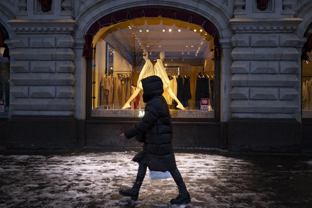 Cuoc song tai Nga sau 3 thang chiu anh huong tu chien su Ukraine hinh anh