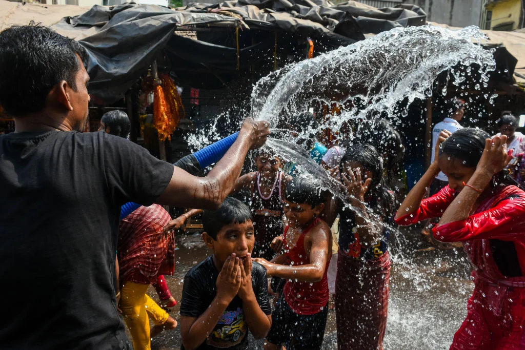 Nang nong o Pakistan vuot qua muc chiu dung cua con nguoi hinh anh