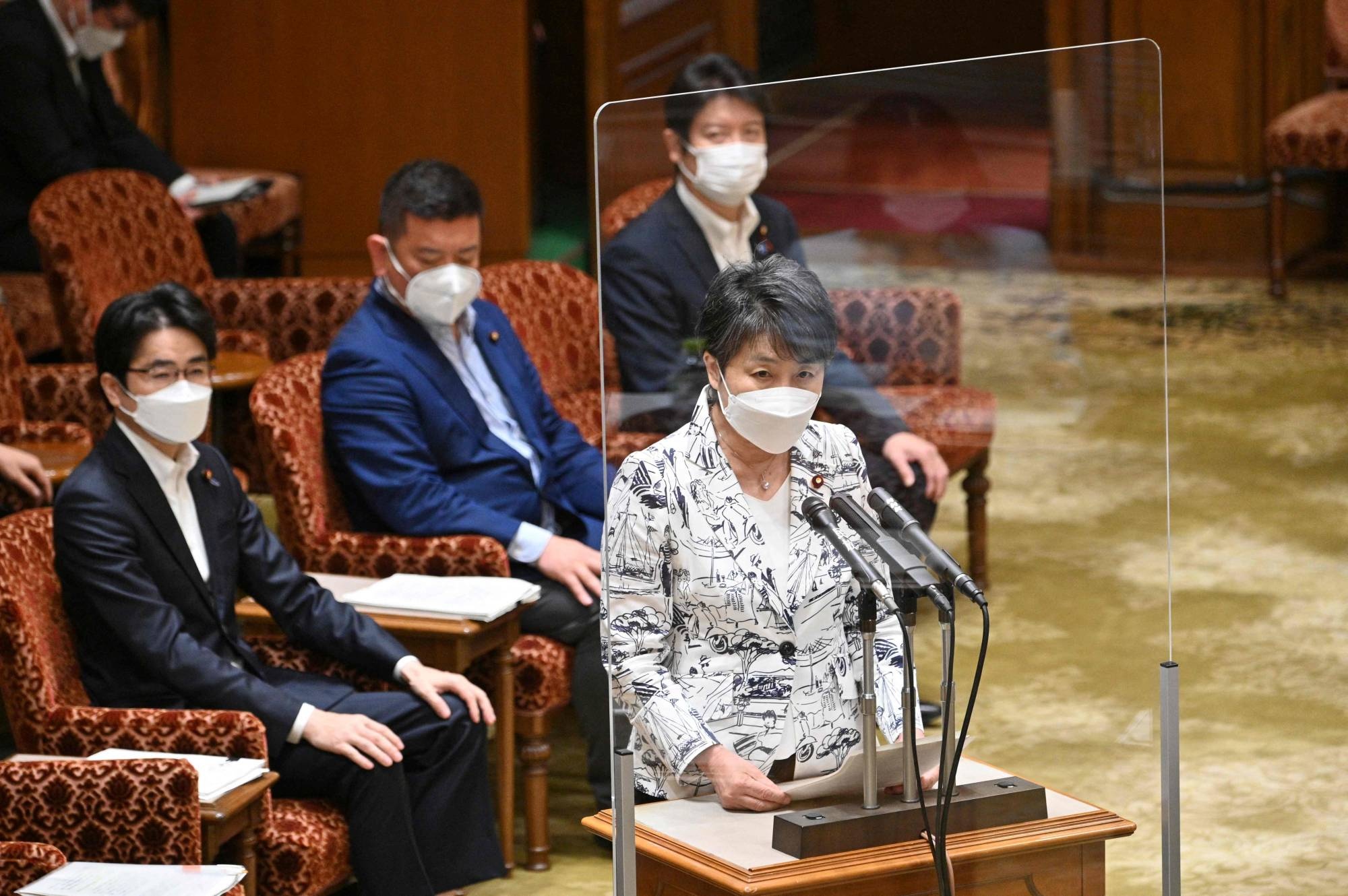 luat bao ve nan nhan dong phim khieu dam cua nhat ban anh 2