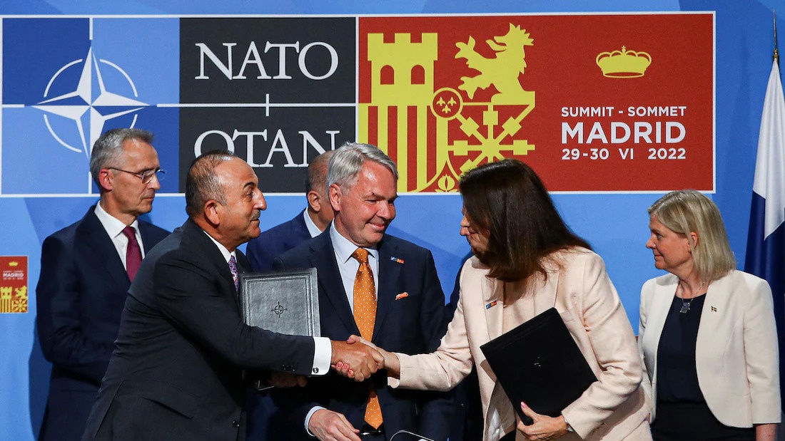 Ly do Tho Nhi Ky dot ngot 'dao chieu' hinh anh