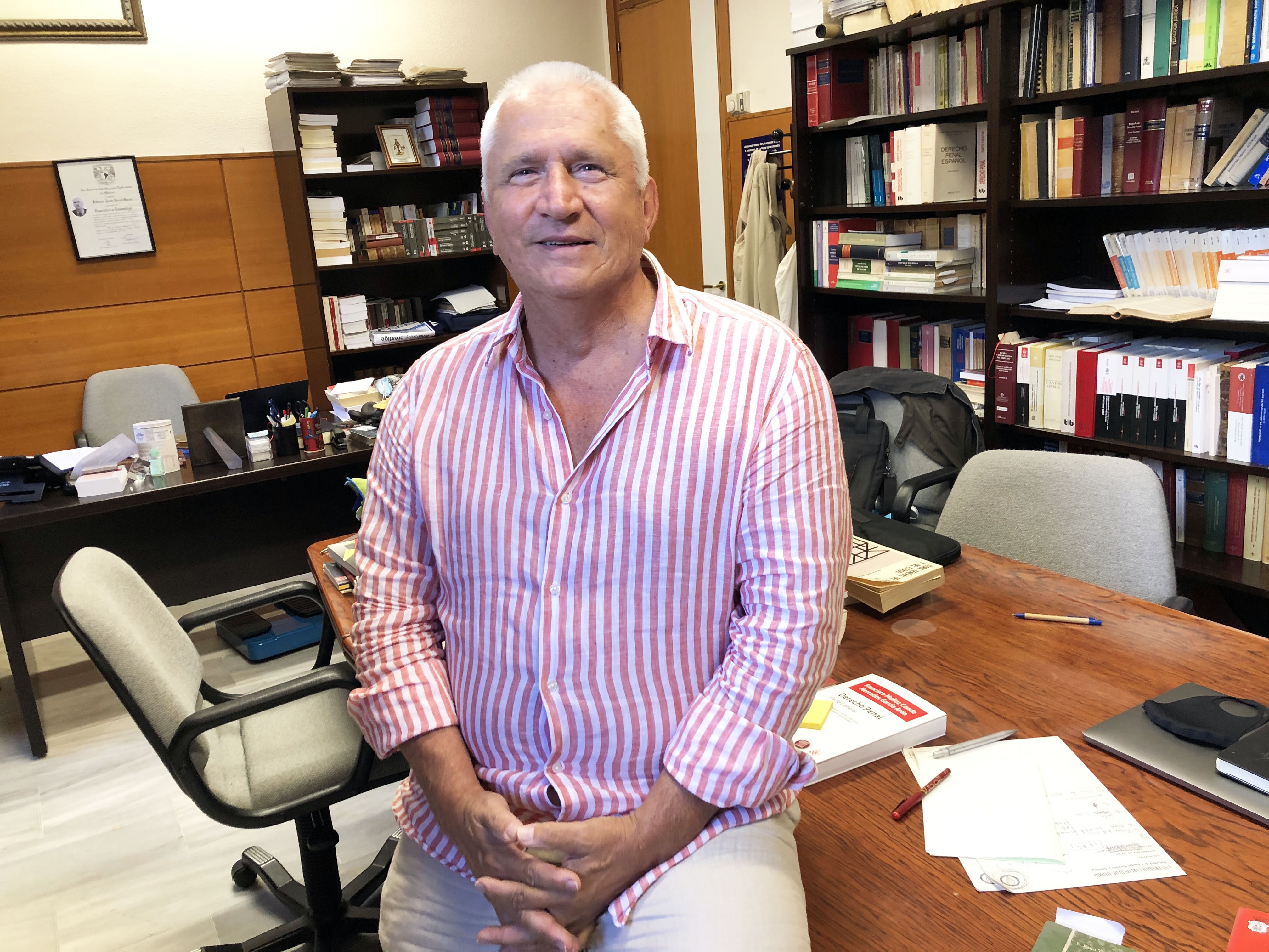 hai nghe si bi bat anh 2