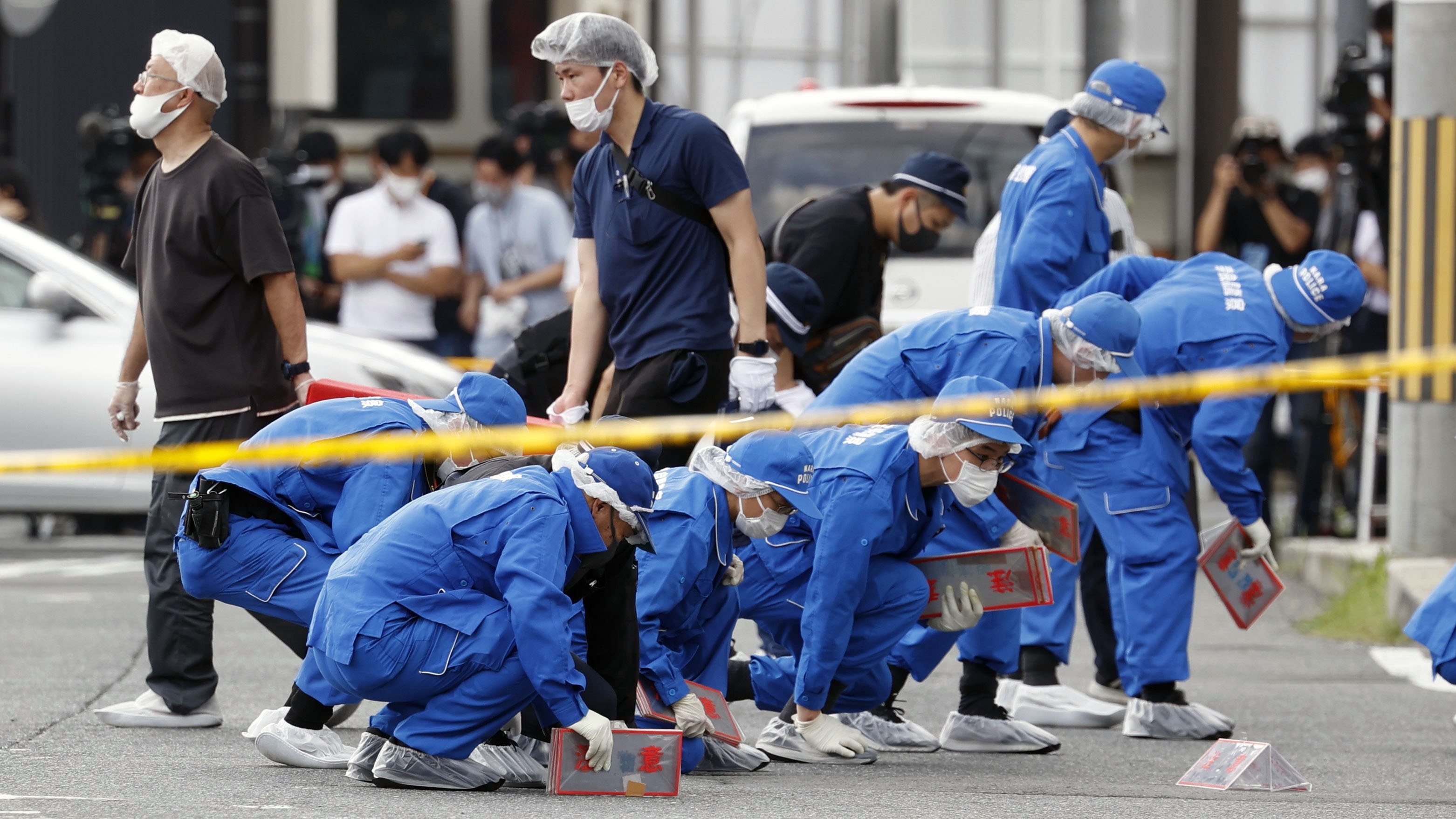 Dieu bat ngo ve khau sung cua nghi pham am sat ong Abe hinh anh