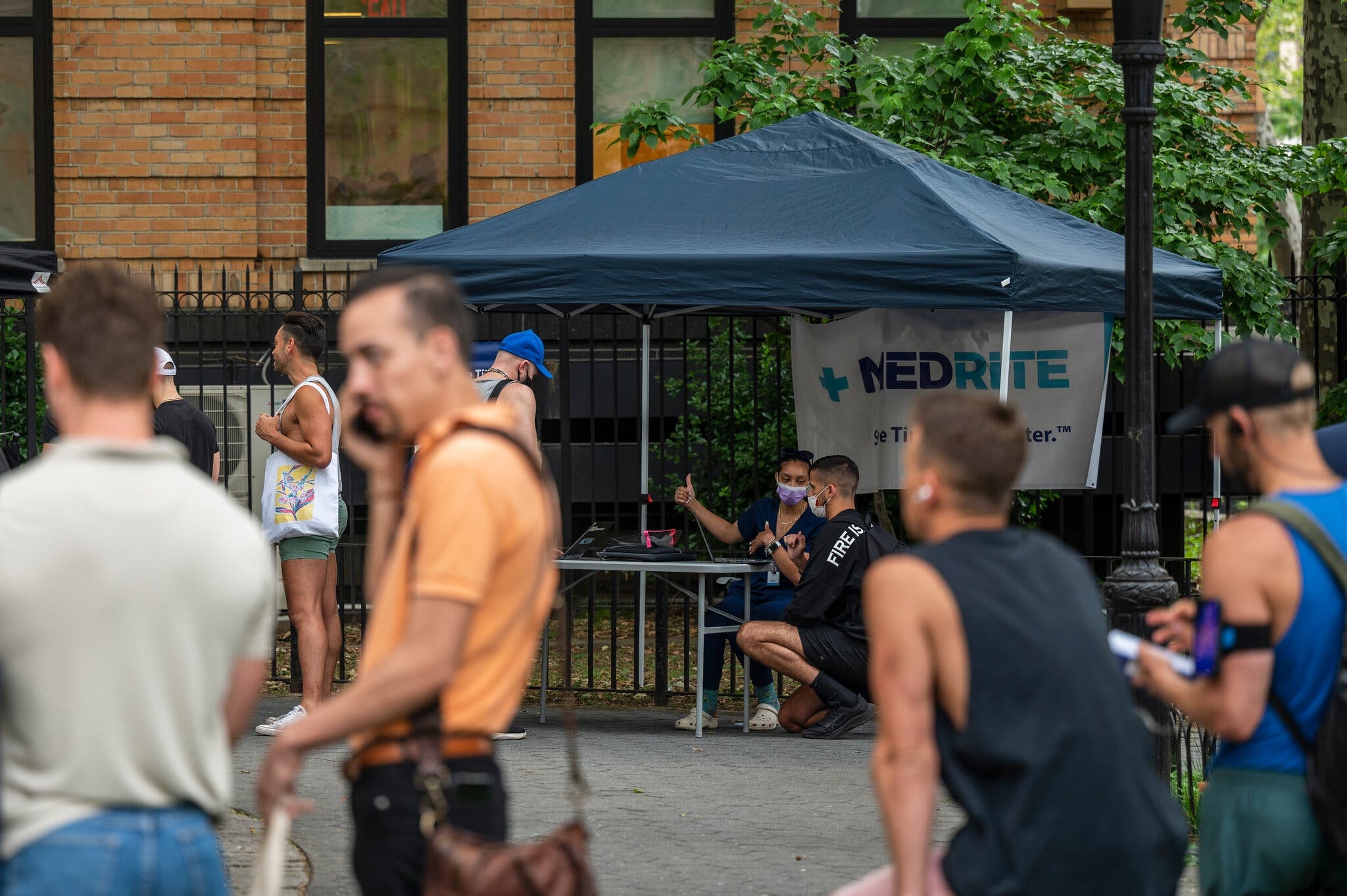 benh dau mua khi lay lan o my anh 1