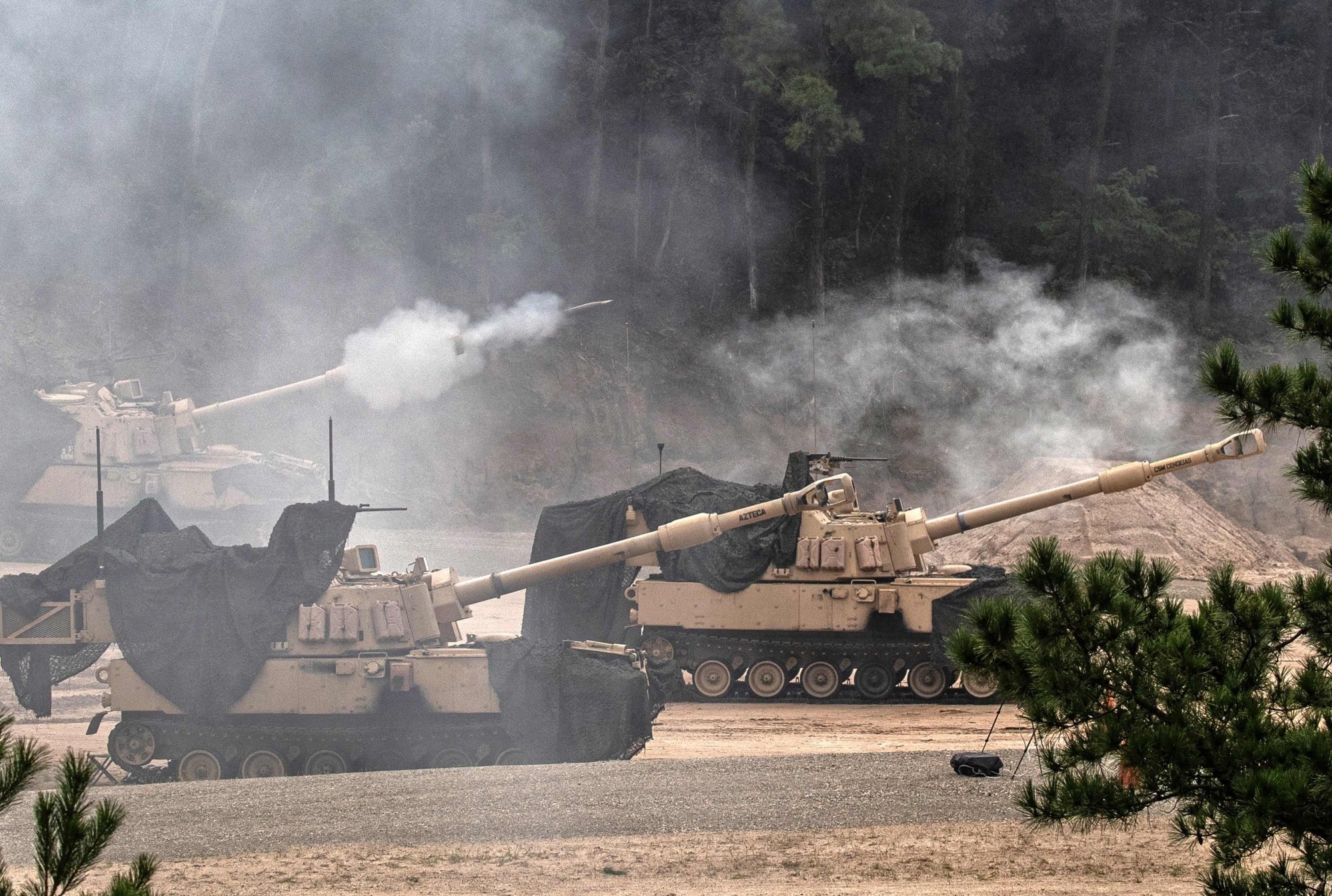 My - Han tap tran gay on ao, nguoi dan buc xuc hinh anh