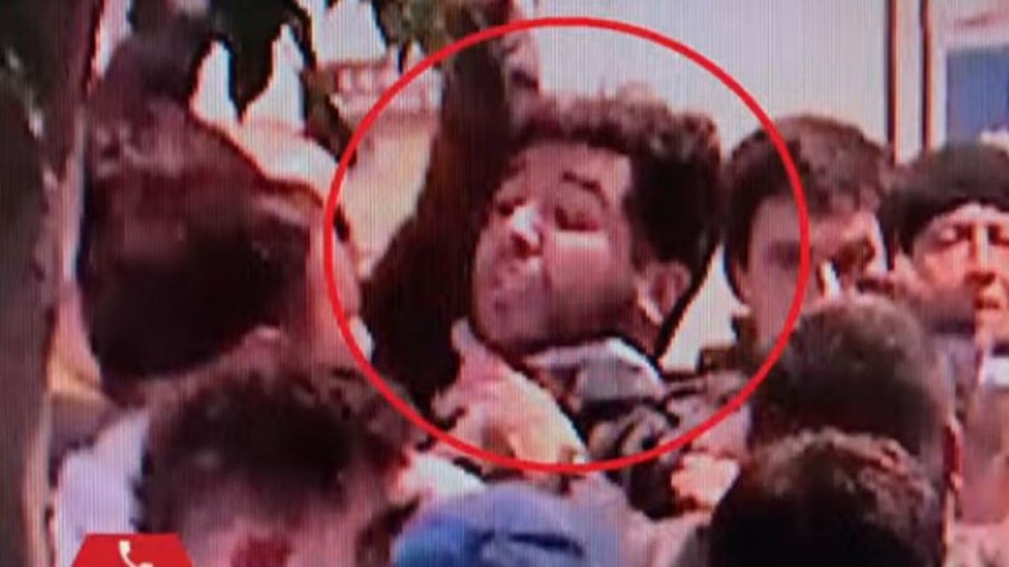 Tim thay 100 vien dan o nha nguoi am sat hut pho tong thong Argentina hinh anh