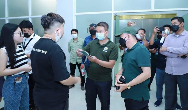 Campuchia dong cua tu diem danh bac cua chu nguoi Trung Quoc hinh anh