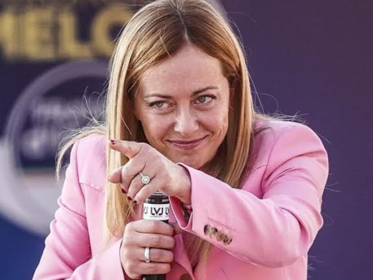 Nguoi phu nu khien ca chau Au lo lang hinh anh