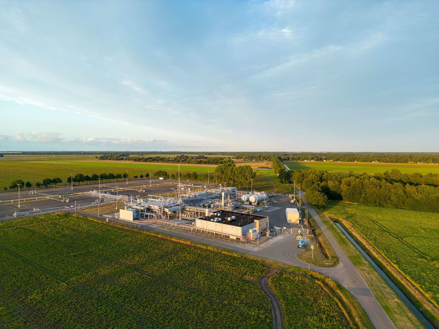 Mo khi dot tu nhien khong lo ma chau Au khong dam dong toi hinh anh