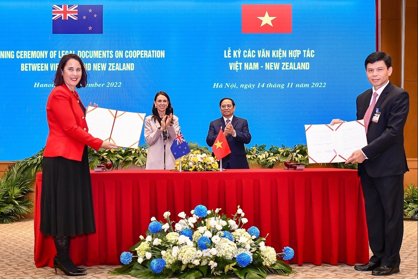 Viet Nam luon coi trong hop tac voi New Zealand hinh anh