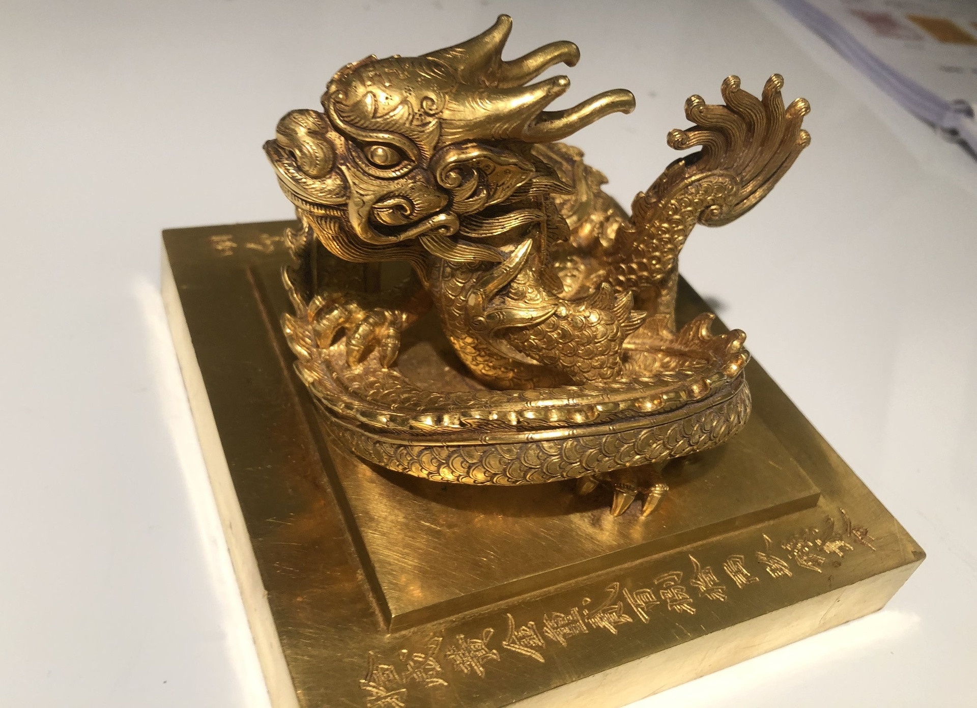 Xuc tien hoi huong an vang Hoang de chi bao som nhat co the hinh anh