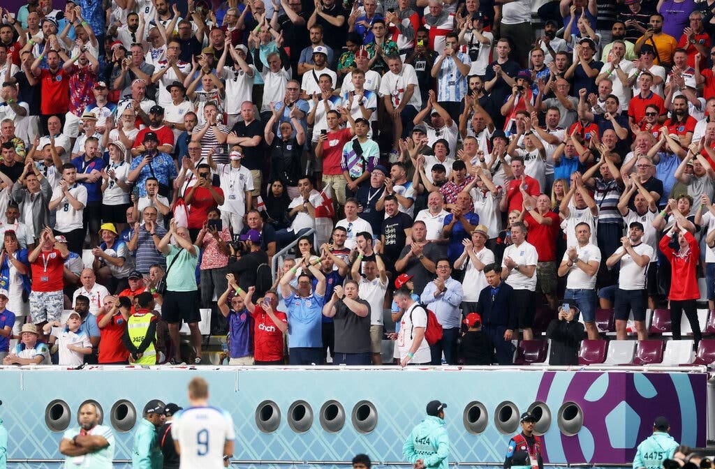 san van dong world cup anh 3