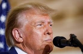 Dai boi tham doan vu ong Trump dot ngot hoan hop hinh anh