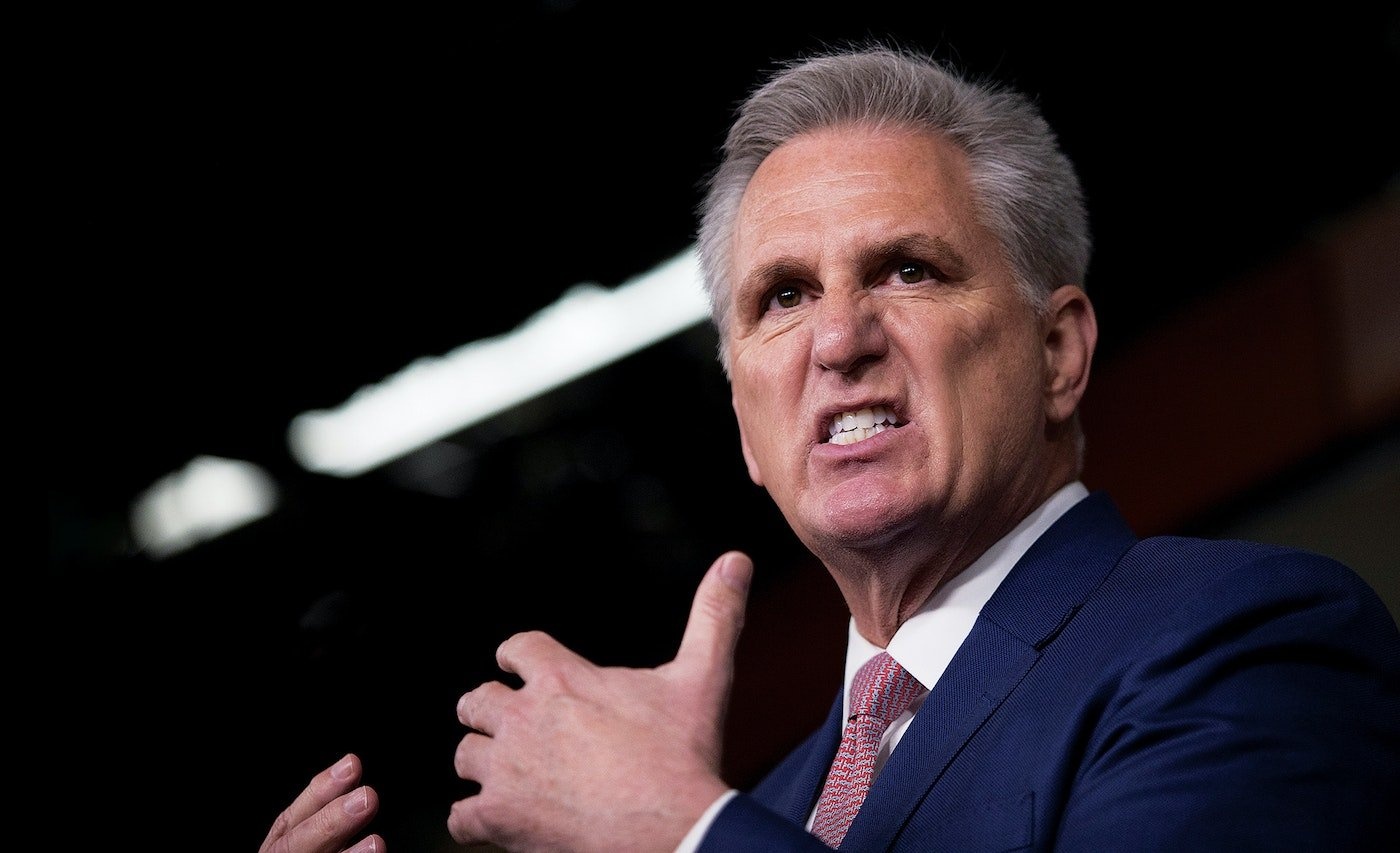 Dang Dan chu tan dong, dang Cong hoa gian du khi ong Trump bi truy to hinh anh