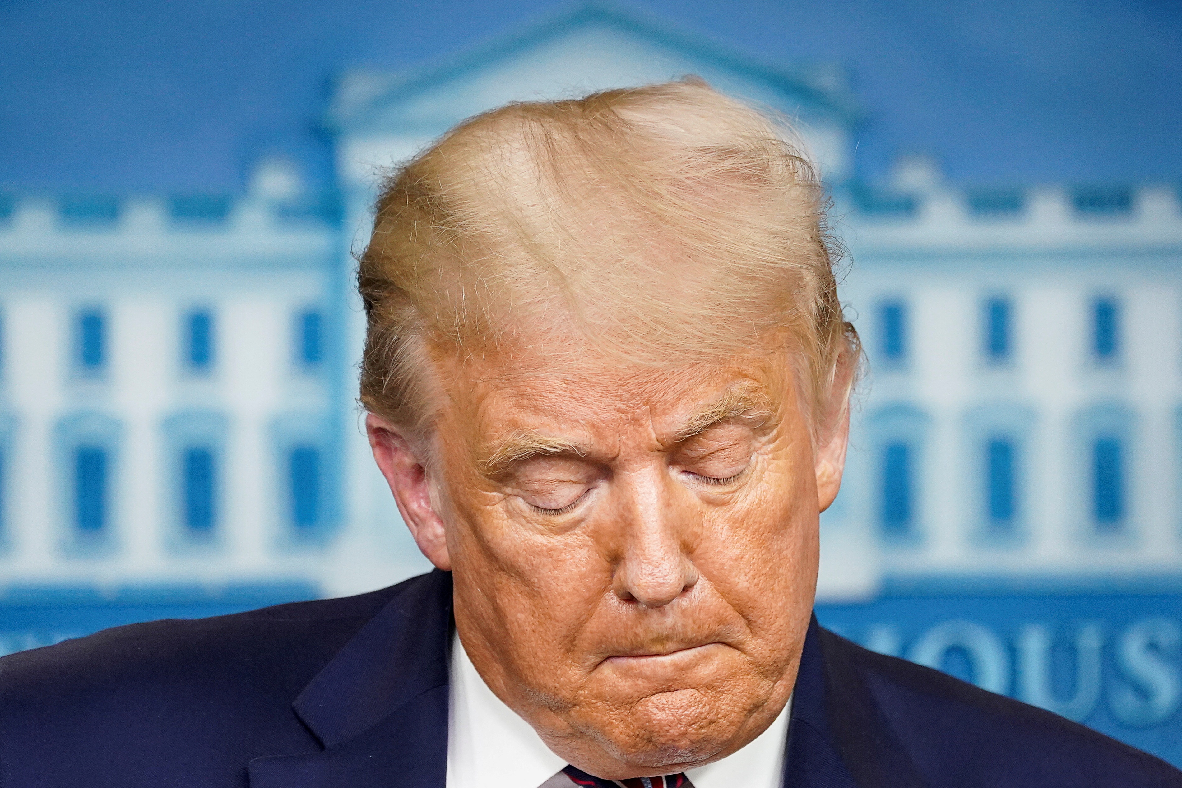 Ong Trump co the doi mat voi nhung cao buoc nao hinh anh