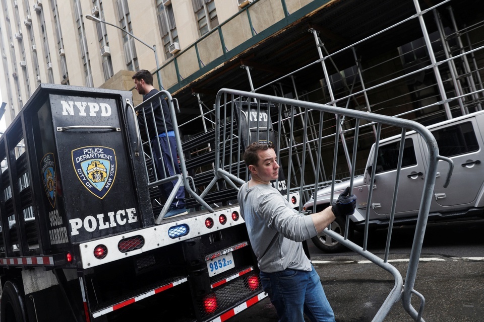 ong trump bi truy to anh 4