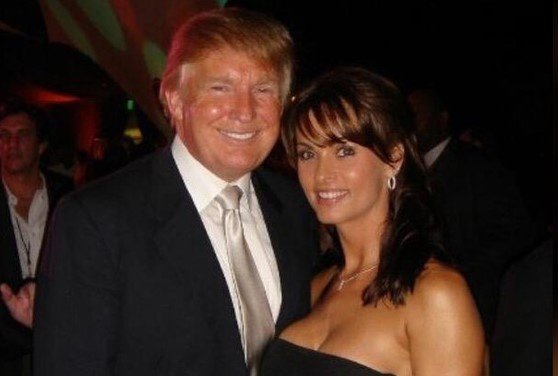 Nguoi phu nu dau tien ong Trump dung tien 'bit mieng' hinh anh