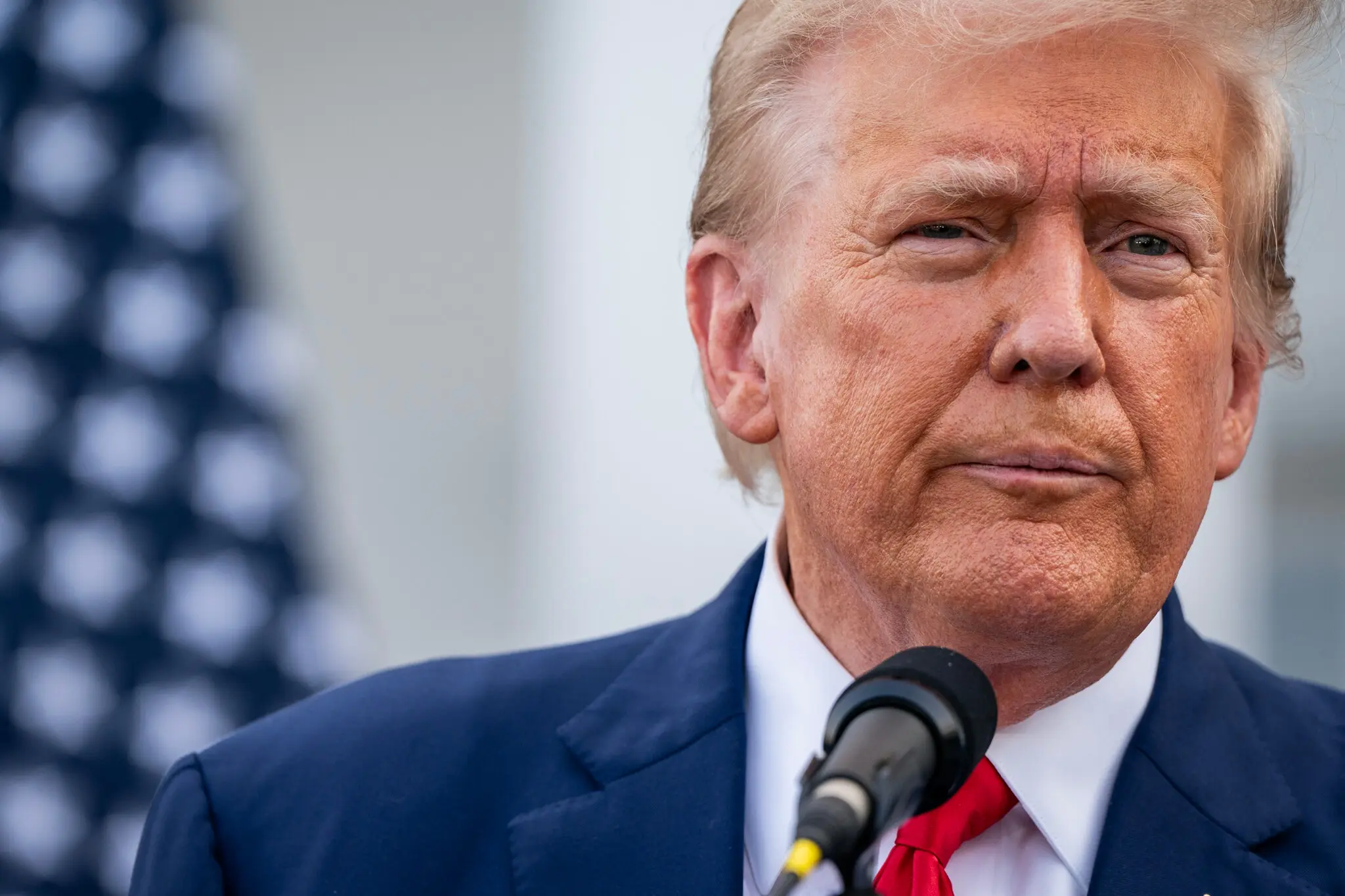 Ong Trump nhan dong ho Rolex vang va chien luoc gianh 'spotlight' hinh anh