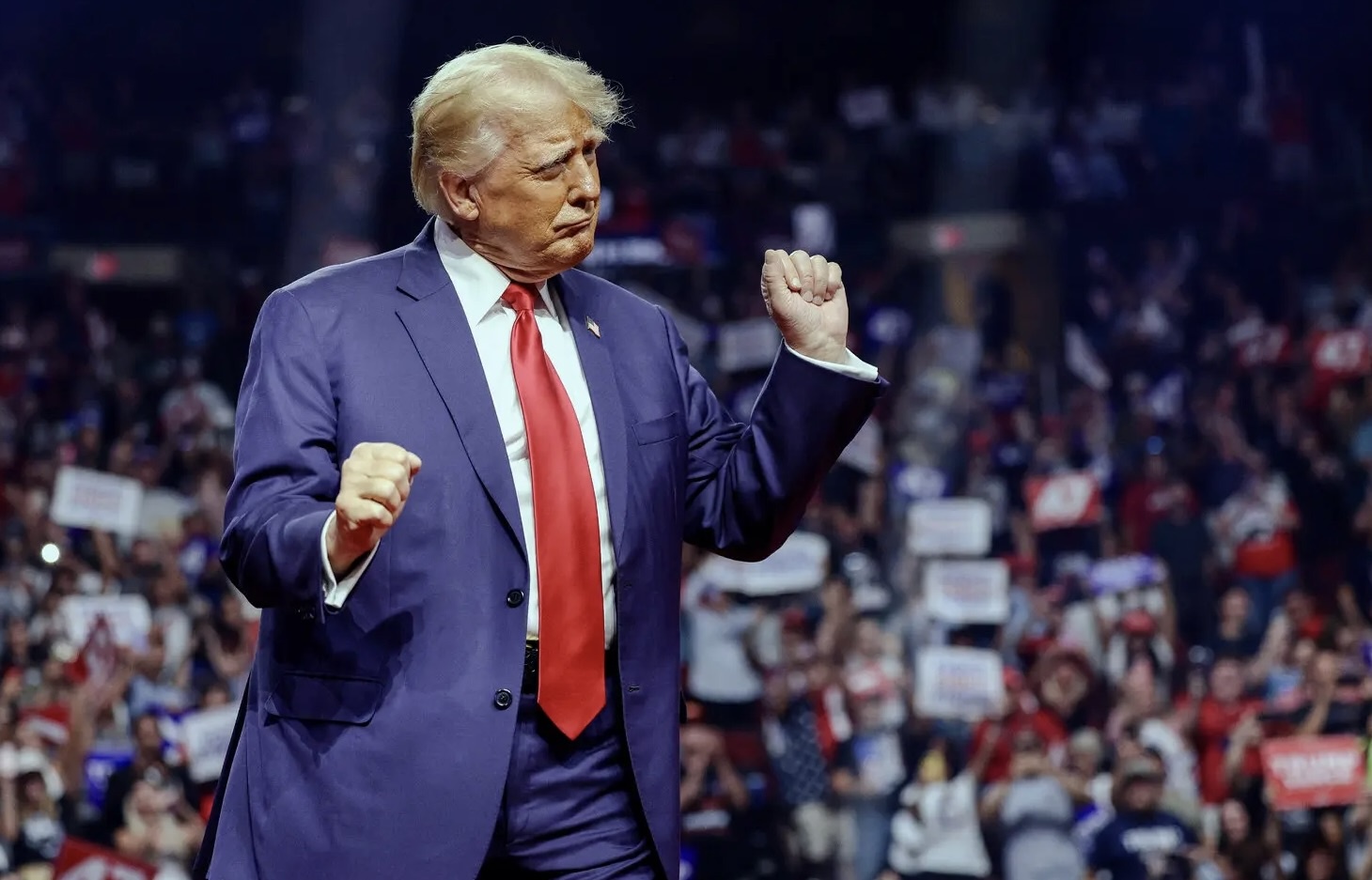 The gioi roi ren, ong Trump goi ten ong Biden hinh anh