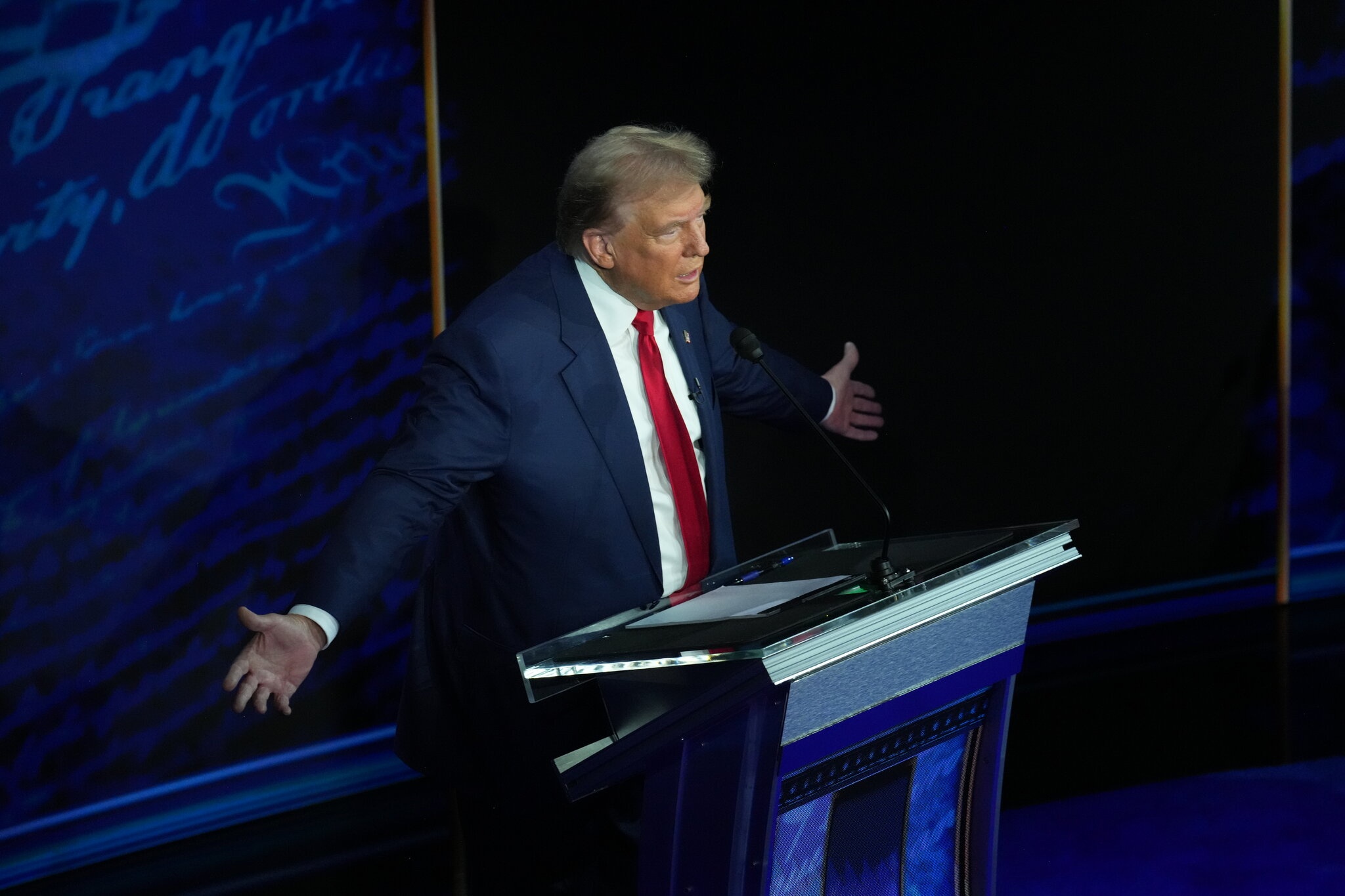 tranh luan trump Harris anh 2