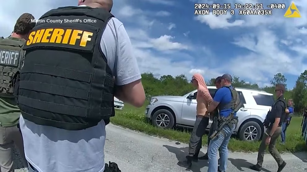 Video hien truong vu bat giu nghi pham am sat hut ong Trump hinh anh