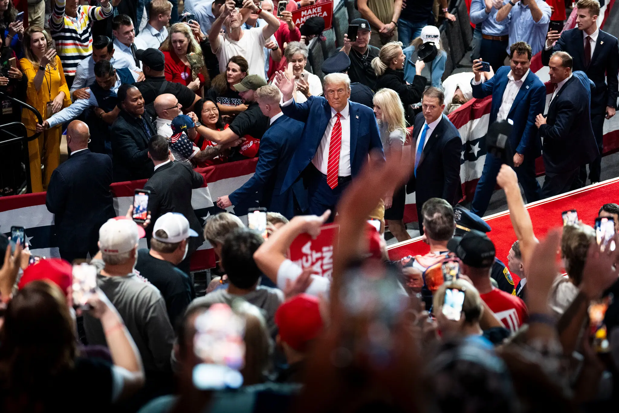 joe biden gay tranh cai anh 2