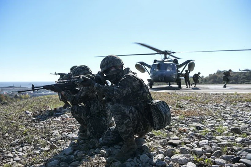 Han Quoc tap tran ban dan that tren dao gan bien gioi lien Trieu hinh anh