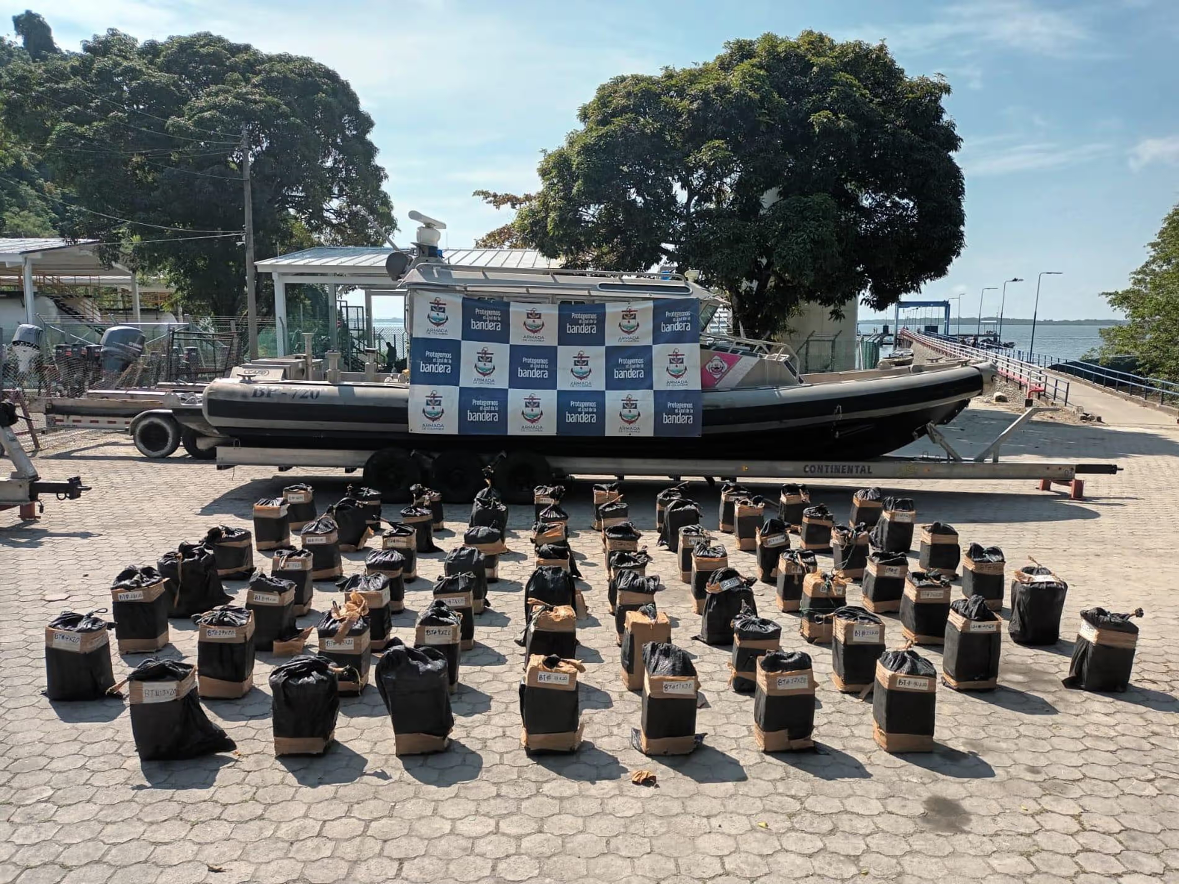 Bat giu luong ma tuy lon chua tung thay tren toan cau hinh anh