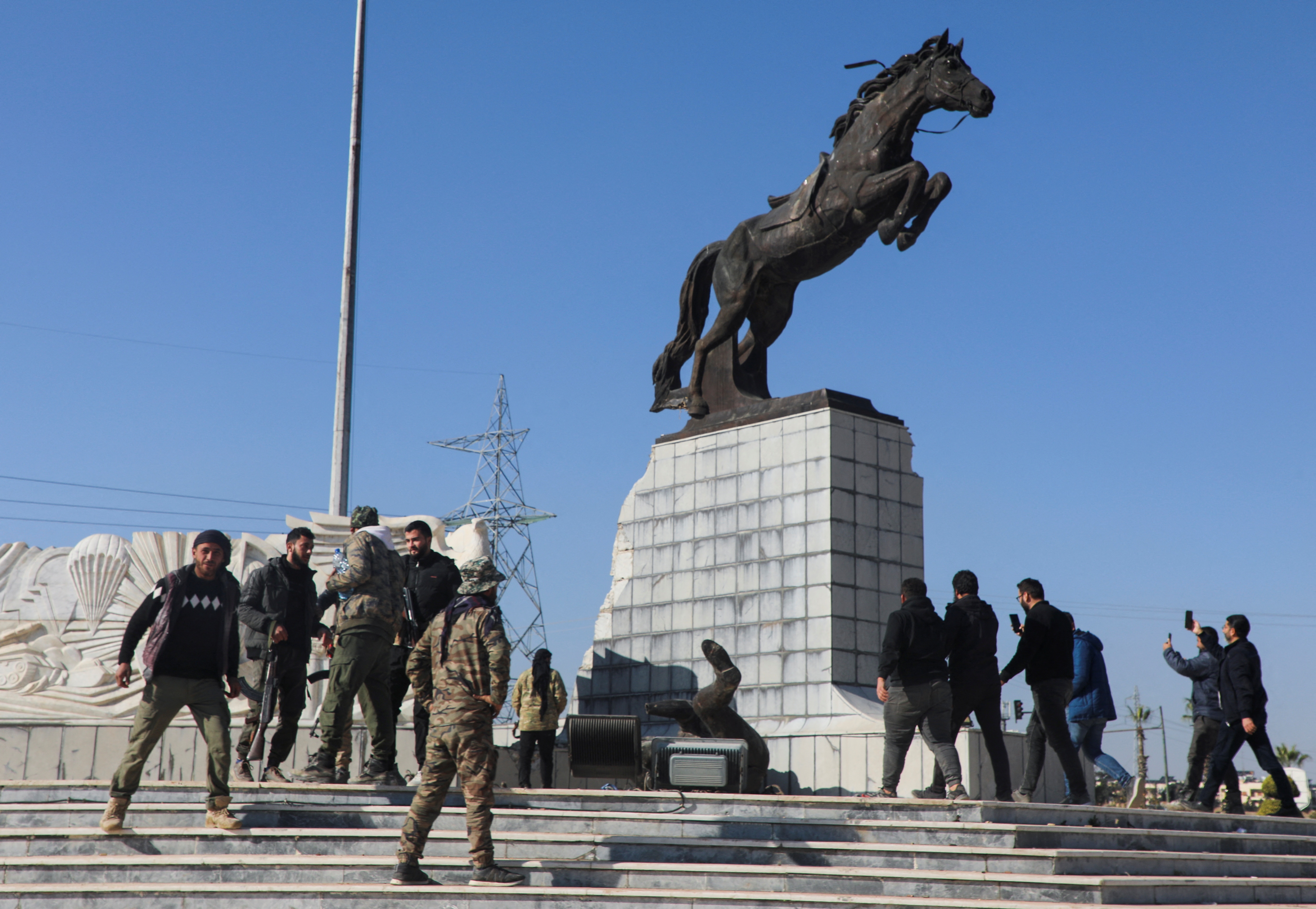 Aleppo bat ngo that thu hinh anh