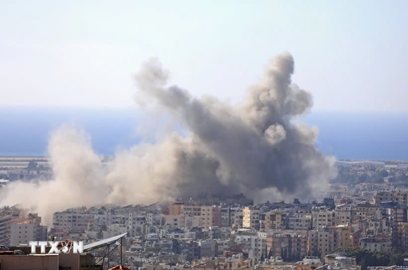 Israel tan cong cac co so quan su o Syria giap Lebanon hinh anh