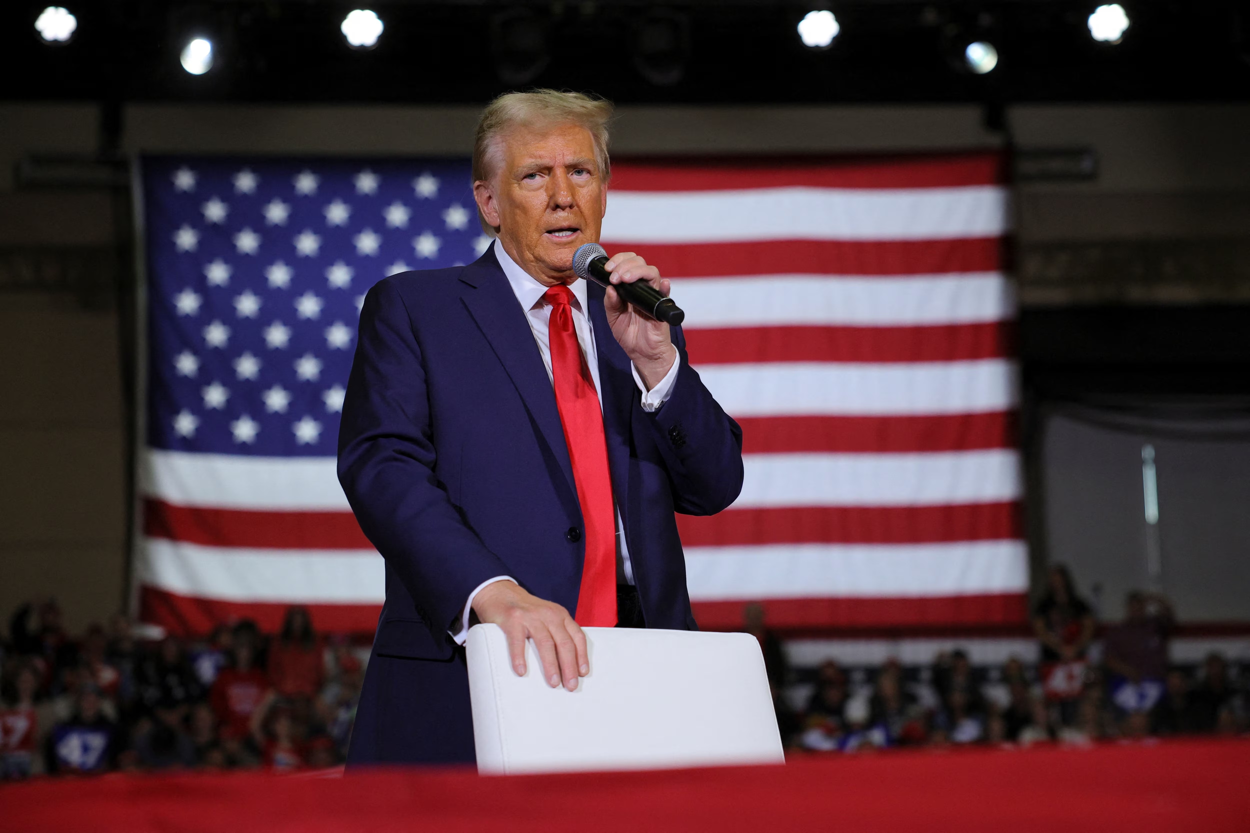 ong trump dac cu anh 1