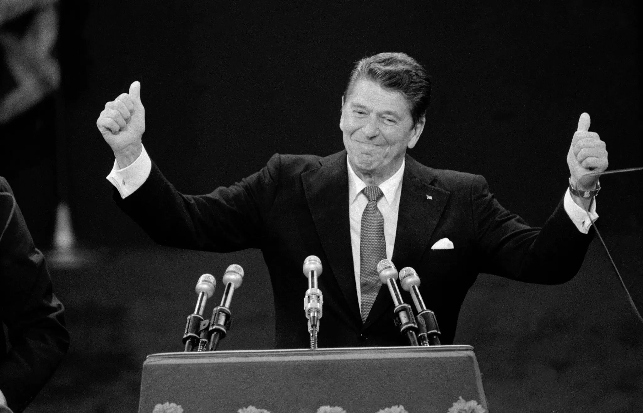 ong trump dac cu anh 2