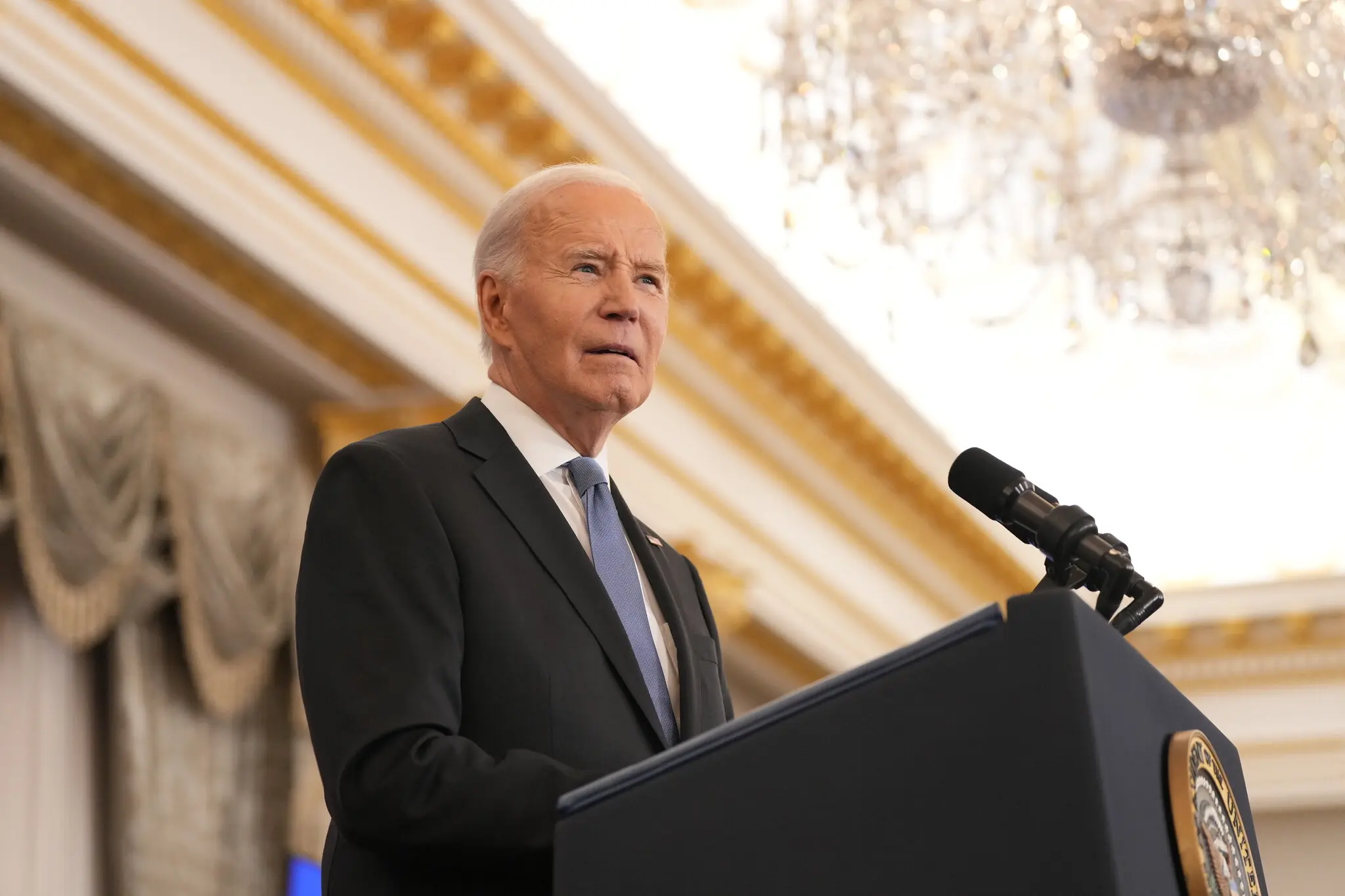 Ong Biden bat dau tuan le 'chia tay', ca ngoi thanh tuu doi ngoai hinh anh