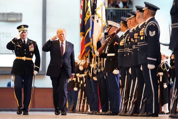 Ong Trump phan ung hinh anh