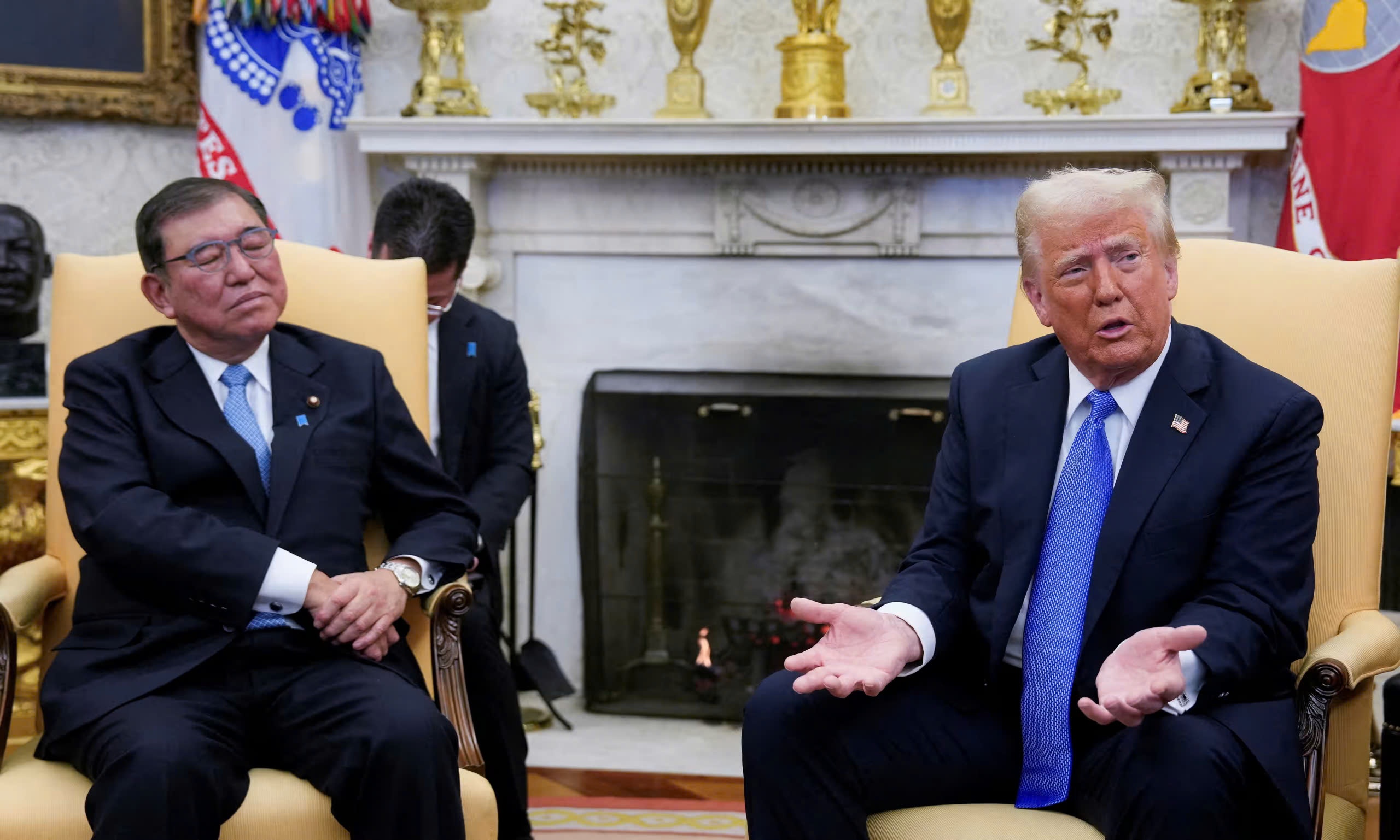 Lanh dao chau A dau tien gap ong Trump o Nha Trang hinh anh