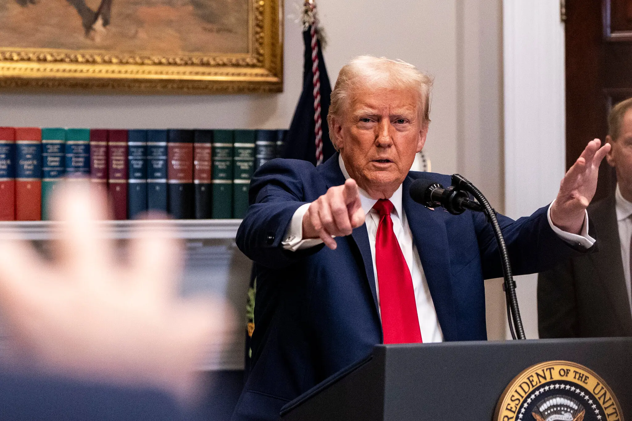 Chinh quyen Trump dao lon trat tu the gioi toan cau hinh anh