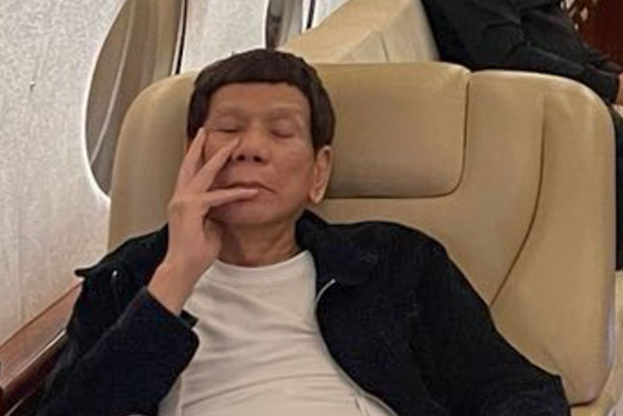 Dieu gi cho doi ong Duterte tai Toa Hinh su Quoc te? hinh anh