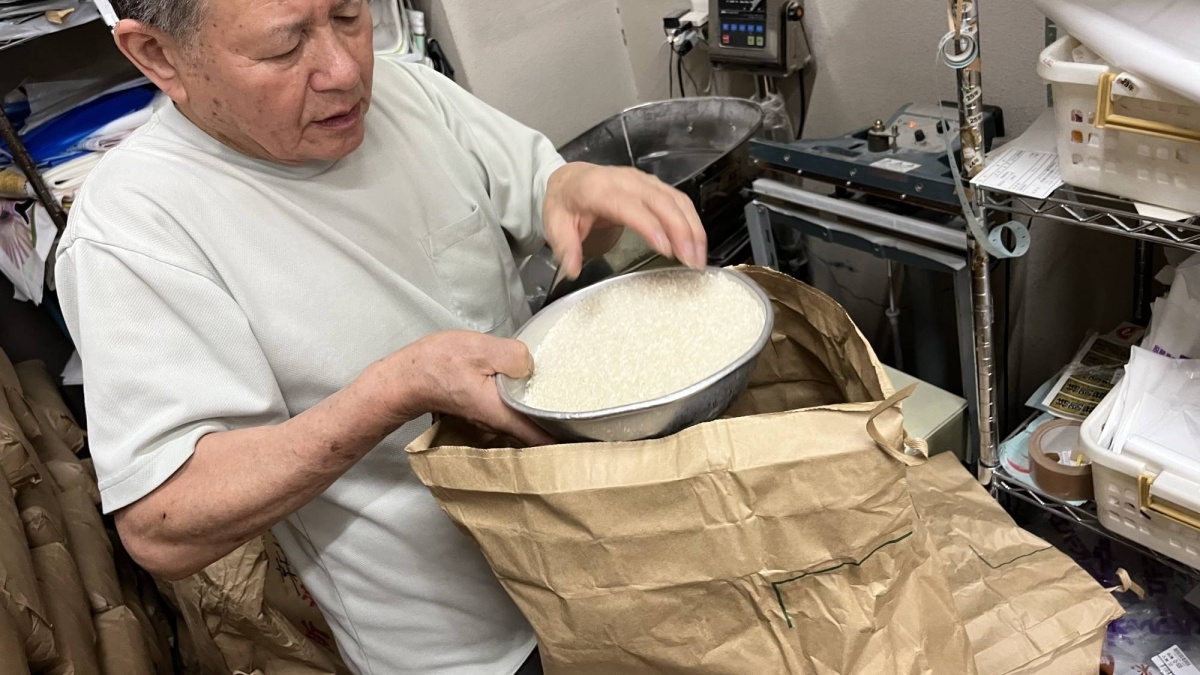 Vi sao Nhat Ban doi mat voi khung hoang gao? hinh anh