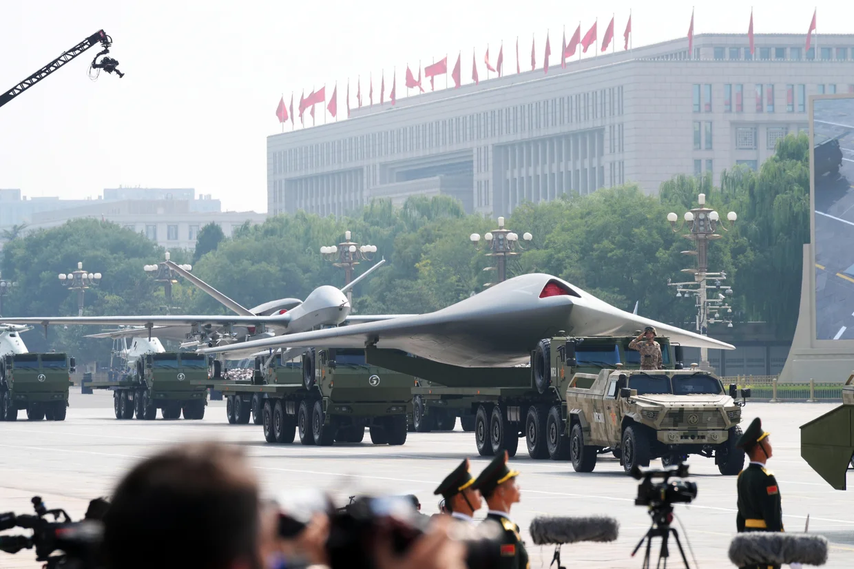 UAV chien dau tang hinh anh 2
