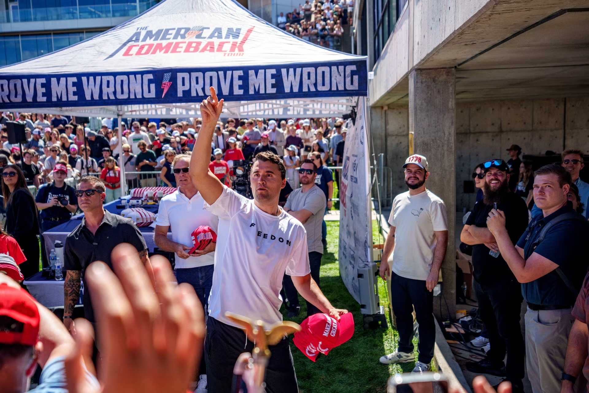 charlie kirk bi ban anh 3