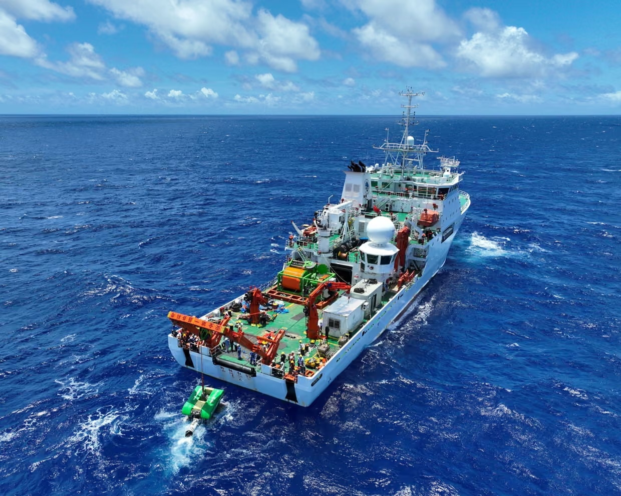 My - Trung mo mat tran canh tranh moi hinh anh